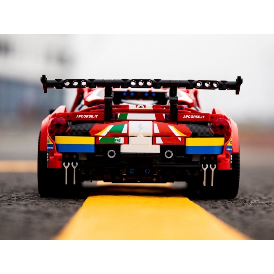 LEGO Technic Ferrari 488 GTE “AF Corse #51” (42125)